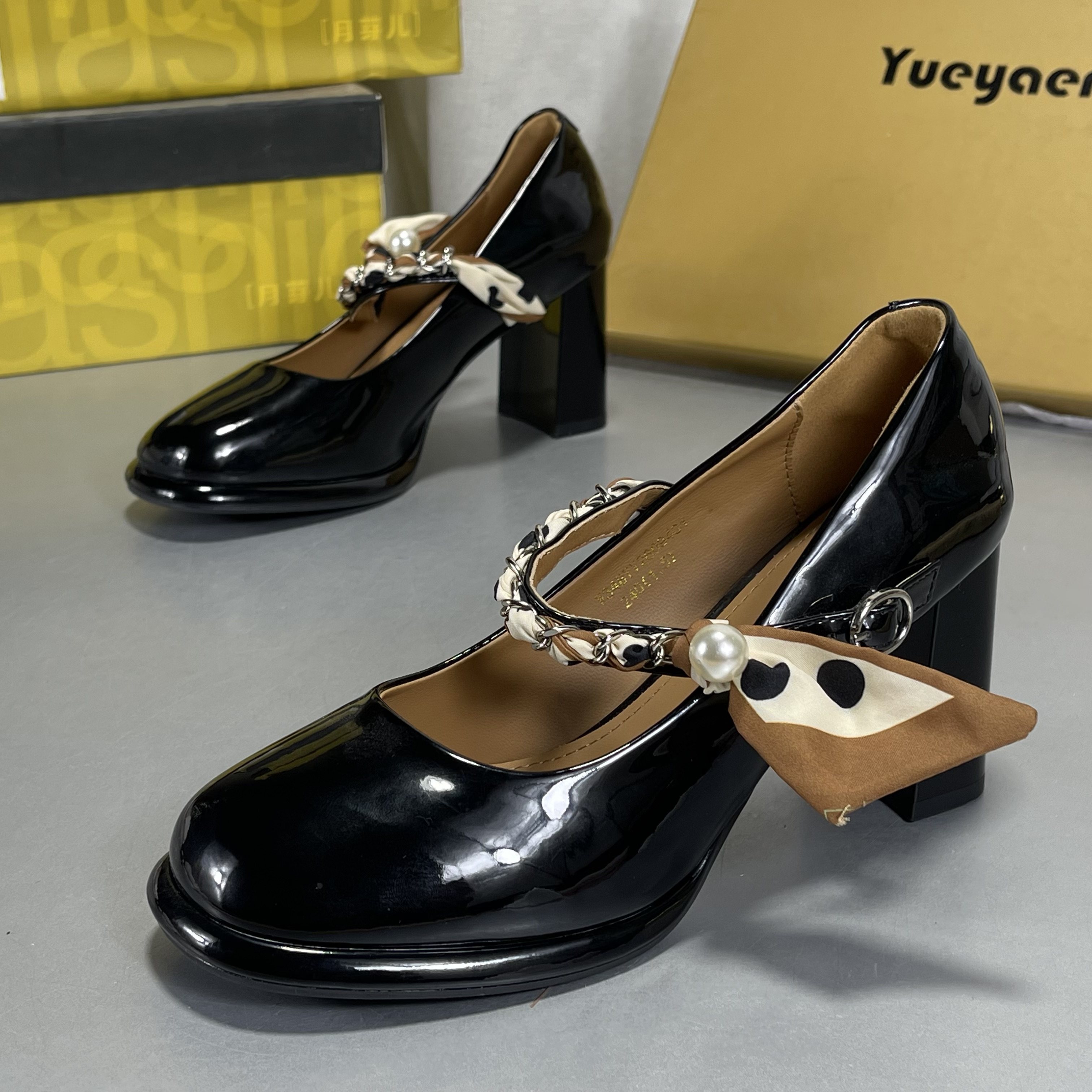 月芽儿牛漆皮珍玛丽珍高跟鞋2026春秋新款圆头粗跟法式通勤工作鞋,淘宝优惠券,粉丝福利购,淘宝优惠卷
