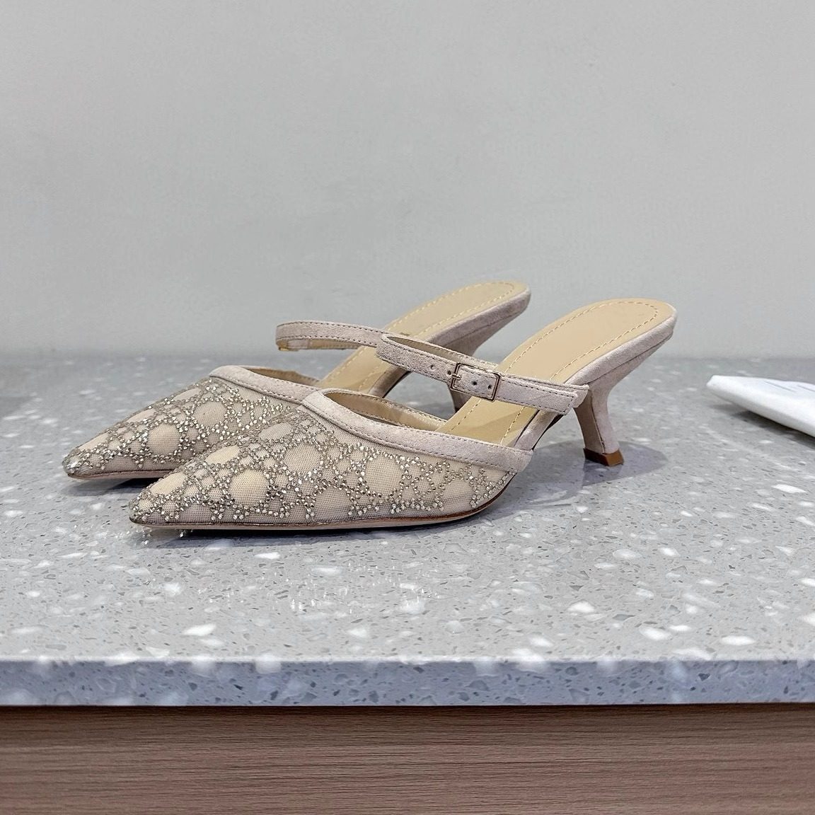 尖头一字带鞋2025早春夏季新款真皮网纱半拖鞋女外穿细中跟女凉鞋,淘宝优惠券,粉丝福利购,淘宝优惠卷