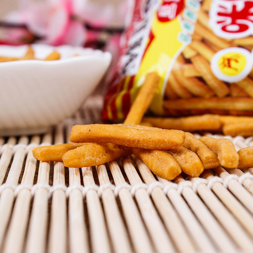 老牌马来西亚风味咪咪虾条 办公室休闲零食 儿童膨化小零食品20g - 图0