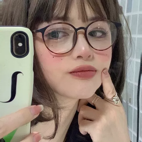 Матовые очки, изысканный стиль