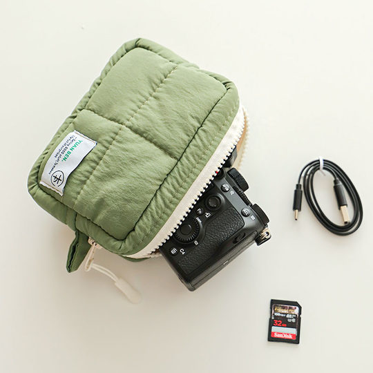 多功能化妆品收纳包旅行便携零钱包小充电宝数据线包包加厚防磕碰