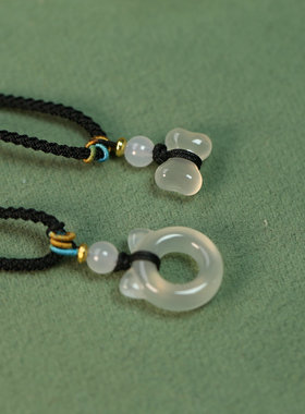 天然冰种玉髓招财猫猫圆圈玉吊坠