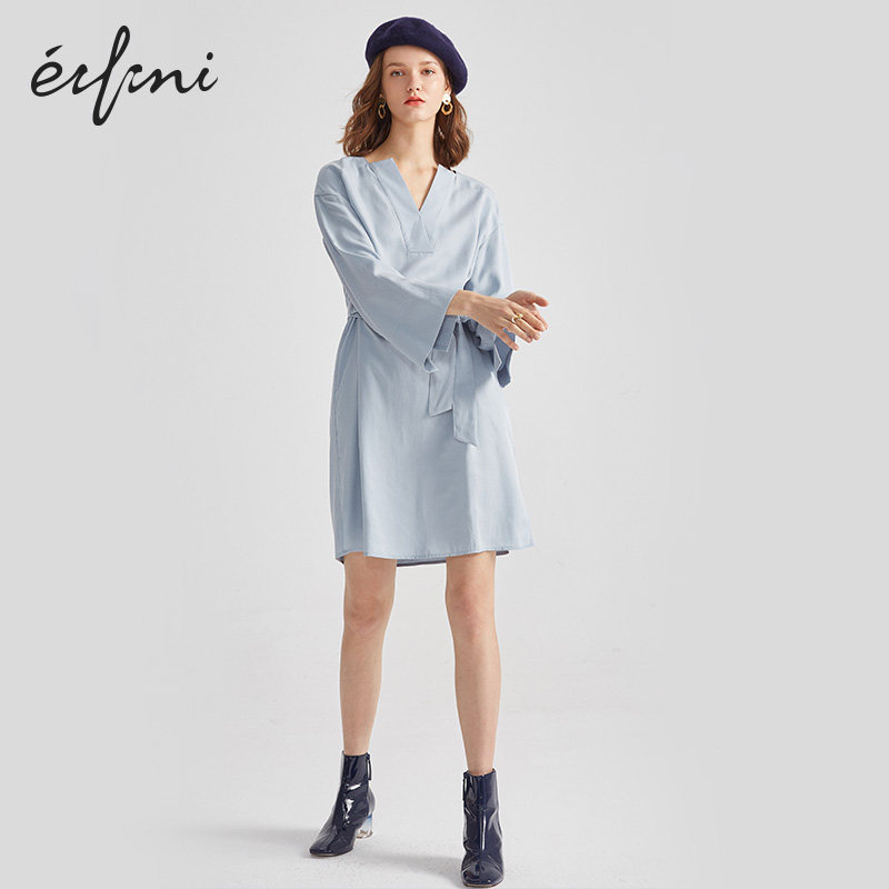 伊芙丽2020夏季新款气质v领连衣裙 伊芙丽折扣企业店连衣裙