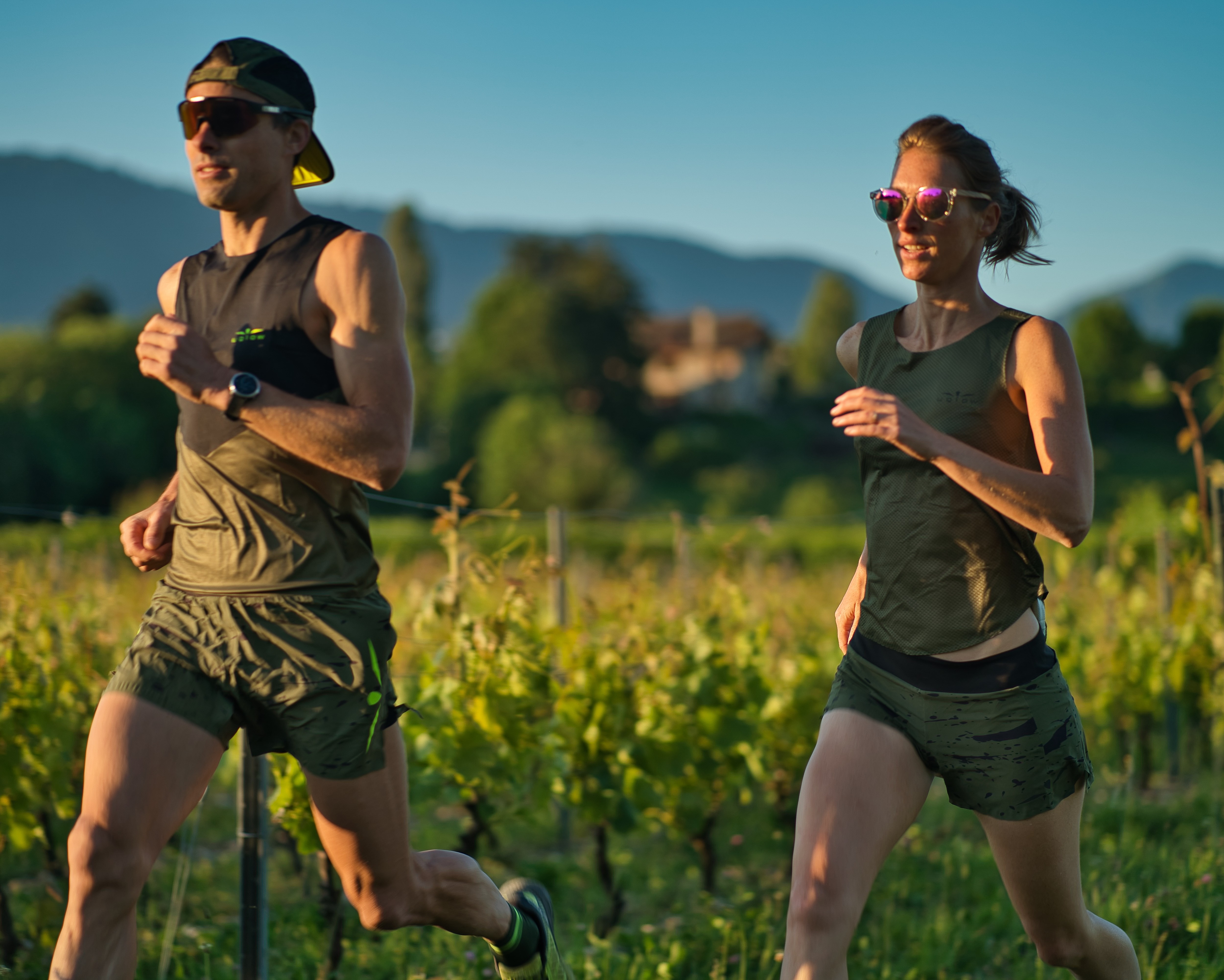UGLOW高腰带内衬竞速短裤女款春夏秋季跑步运动透气速干越野跑 - 图1