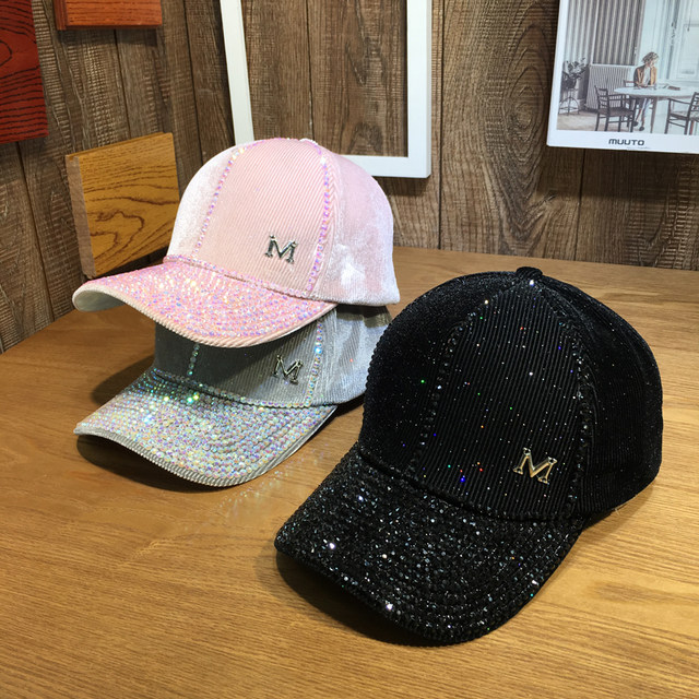 ຫມວກແມ່ຍິງຕົ້ນສະບັບ Rhinestone M Peaked Hat Korean Style Trendy Versatile Spring and Autumn Fur Fur Ball Student Street Baseball Cap