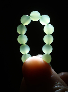 天然和田玉上岸莲花晴水手串