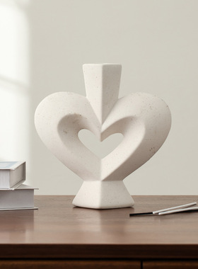 北欧爱心陶瓷花瓶餐桌摆件