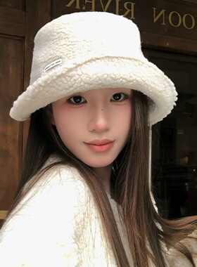 日本翻檐羊羔毛绒白色渔夫帽女秋冬保暖显脸小时尚百搭毛呢盆帽子