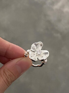 甜酷花朵液态戒指女复古时尚优雅仿珍珠设计感指环小众个性食指戒