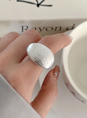 超酷拉丝闪砂大卧蚕戒指女日韩风重工个性帅气百搭开口指环食指戒