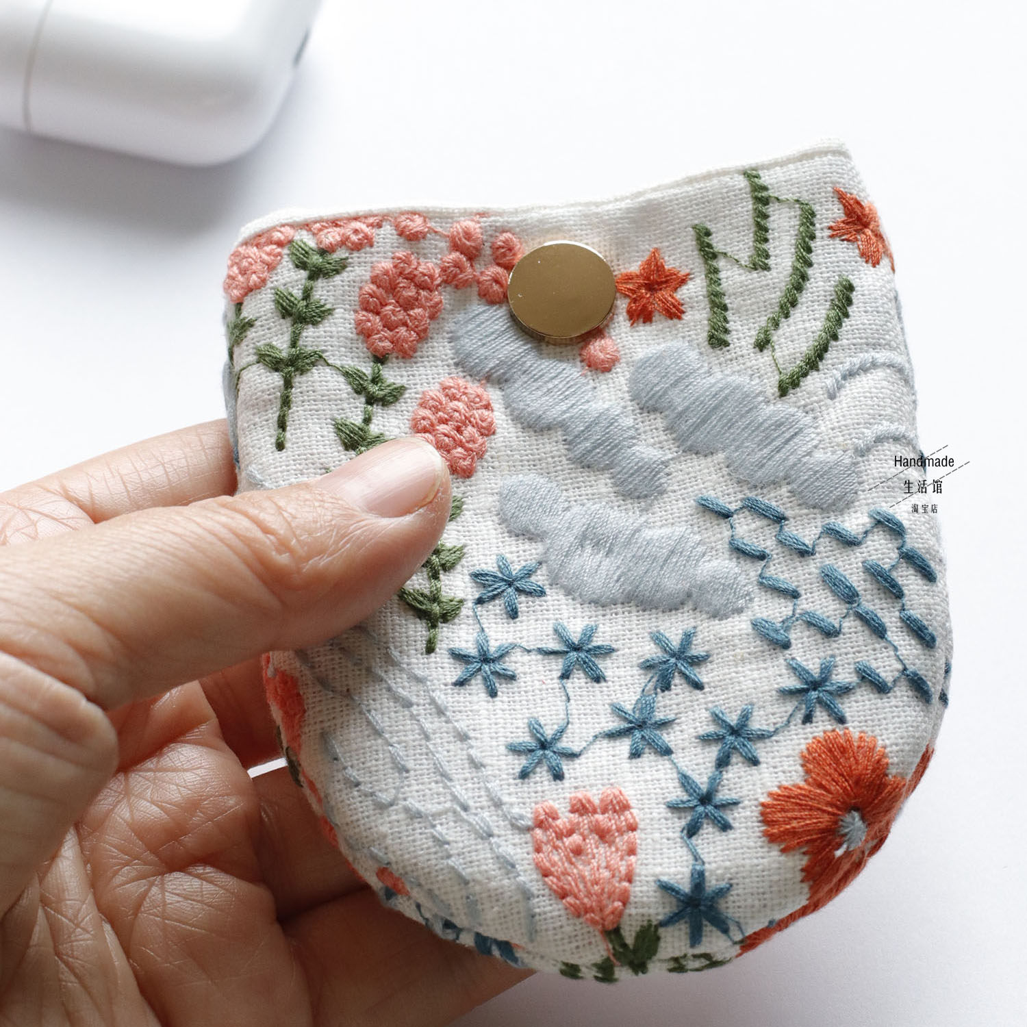 Handmade原创刺绣花海迷你包无线苹果蓝牙耳机包小号戒指首饰保护套壳收纳包精致迷你手工小包布艺耳机便携包,淘宝优惠券,粉丝福利购,淘宝优惠卷