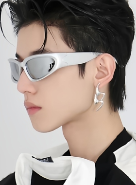 赛博朋克未来感银色墨镜男潮牌骑行运动眼镜女嘻哈蹦迪Y2K太阳镜