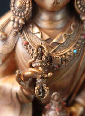 尼泊尔工艺密宗莲花生大士佛像紫铜莲师纯手工錾刻纯铜供奉摆件