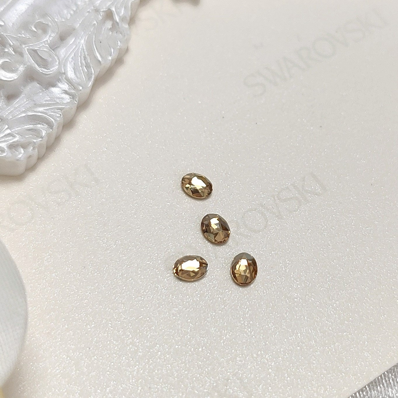 平底 2603鸽子蛋 4*3MM 001GSHA金色魅影 美甲钻奥钻华子超闪DIY - 图0