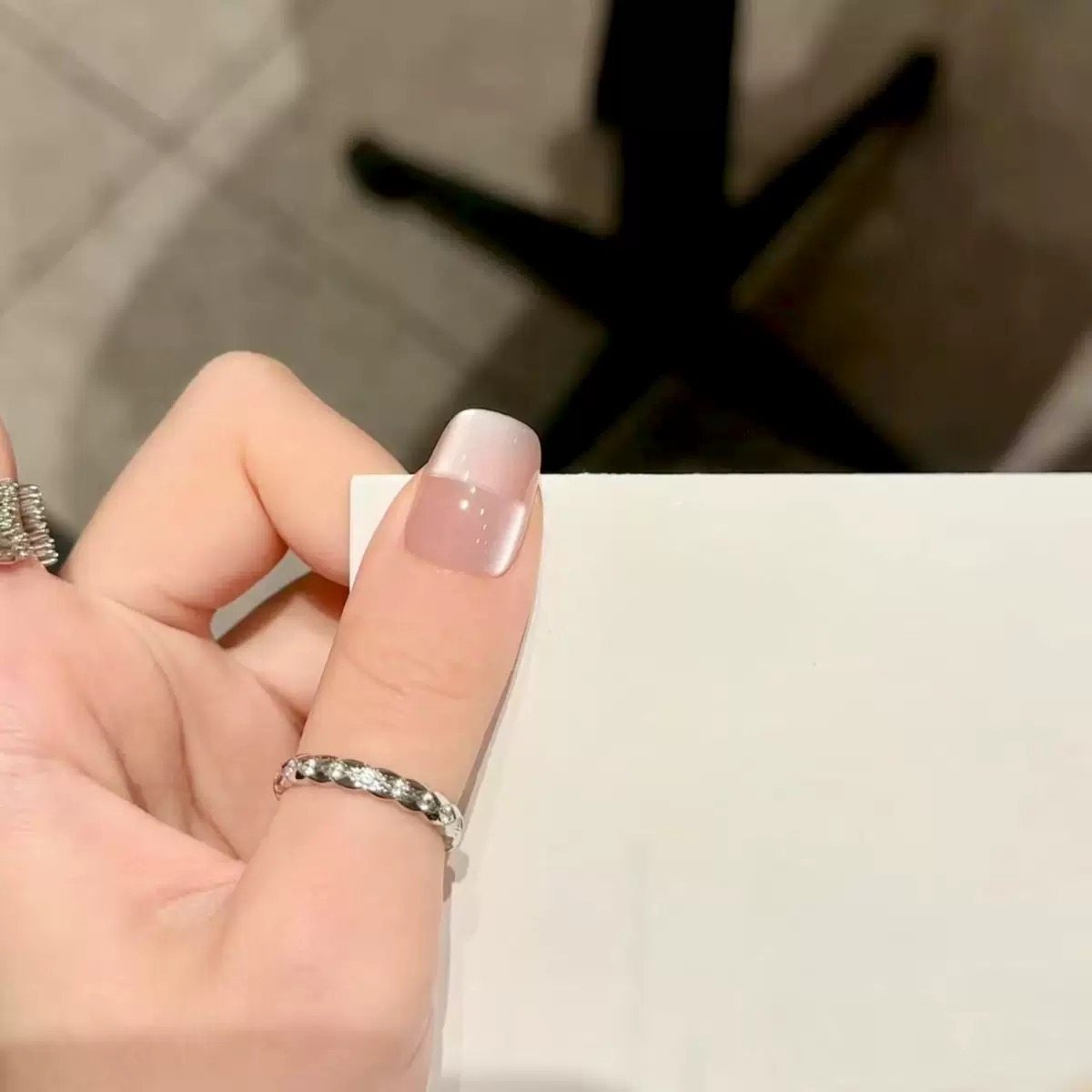 【平行空间】浅粉空间玻璃珠猫眼纯手工穿戴甲温柔简约显白美甲贴,淘宝优惠券,粉丝福利购,淘宝优惠卷