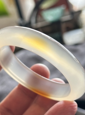 云臻阁天然海洋玉髓白冰冰透俏色鸿运当头一口糖玛瑙手镯53口径