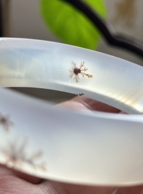 天然海洋玉髓草花白冰冰透闪丝飘花绽放花朵马料玛瑙大花手镯58