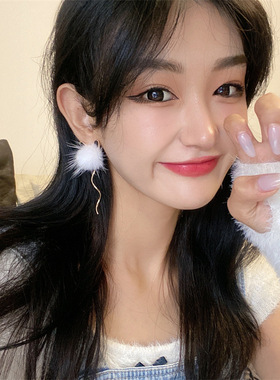 2021秋冬新款水貂毛猫咪耳饰s925银针可爱少女耳钉毛绒耳环女耳夹
