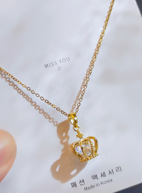 新款18k金色皇冠项链女小众轻奢钛钢锁骨链设计感含钻吊坠饰品