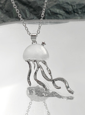 漂浮水母项链女甜酷辣妹吊坠锁骨链轻奢小众设计感颈链新款耳环