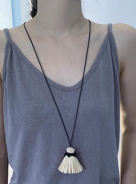 长款黑绳拉菲草扫把项链毛衣链女