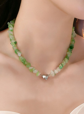 磁吸爱心扣绿色天然碎石串珠项链