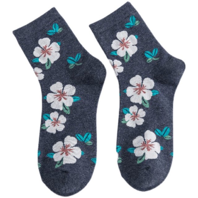 Middle-aged and elderly autumn and winter embroidered black mid-calf socks Middle-aged and elderly autumn and winter embroidered black mid-calf socks