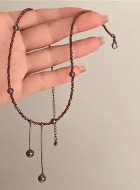 荒野浪漫~咖色串珠水晶项链女2024新款无钻细闪锁骨链颈链配饰夏