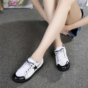 女休闲平底板鞋