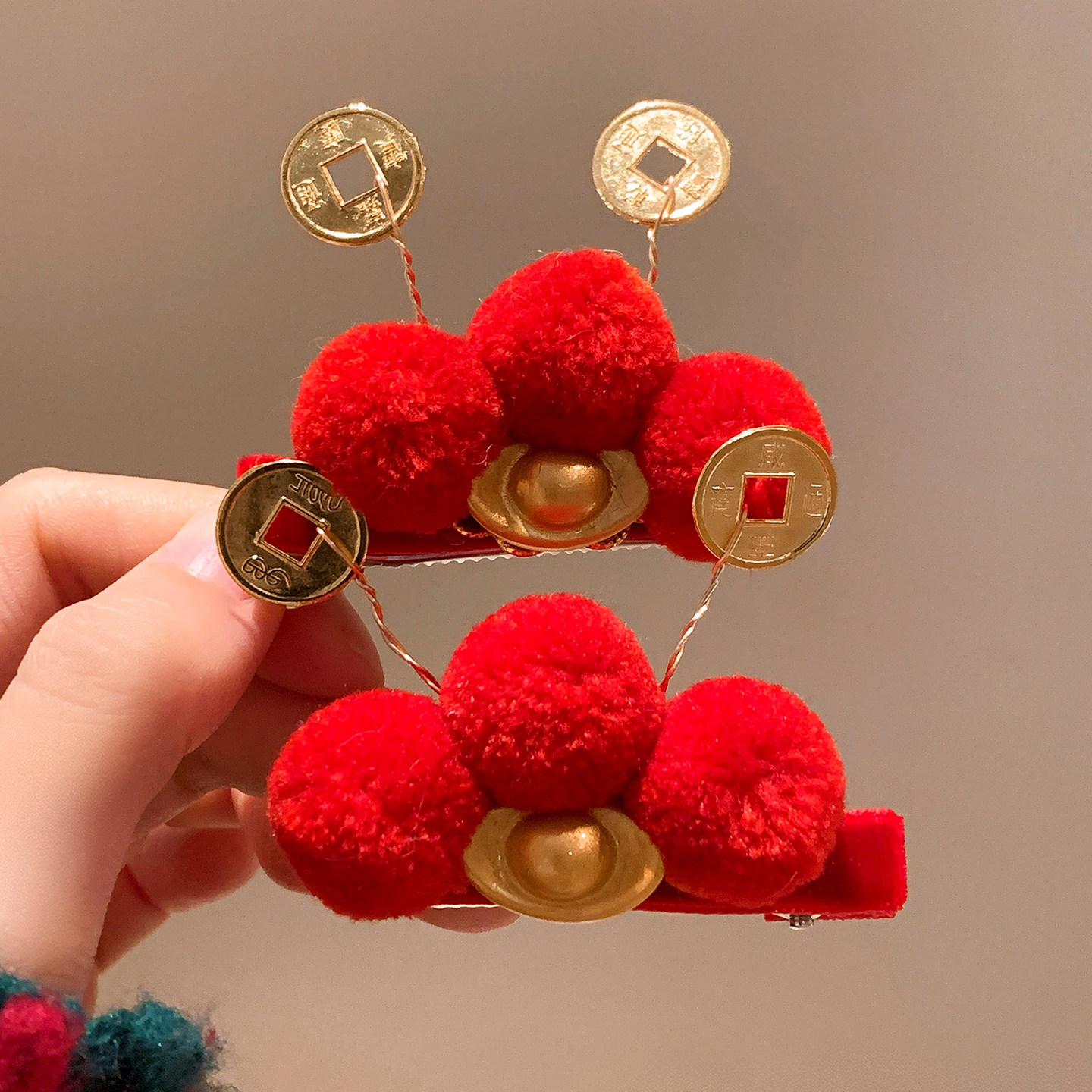 新年红色招财元宝发夹女秋冬百搭创意喜庆侧边夹宝宝拜年儿童头饰,淘宝优惠券,粉丝福利购,淘宝优惠卷
