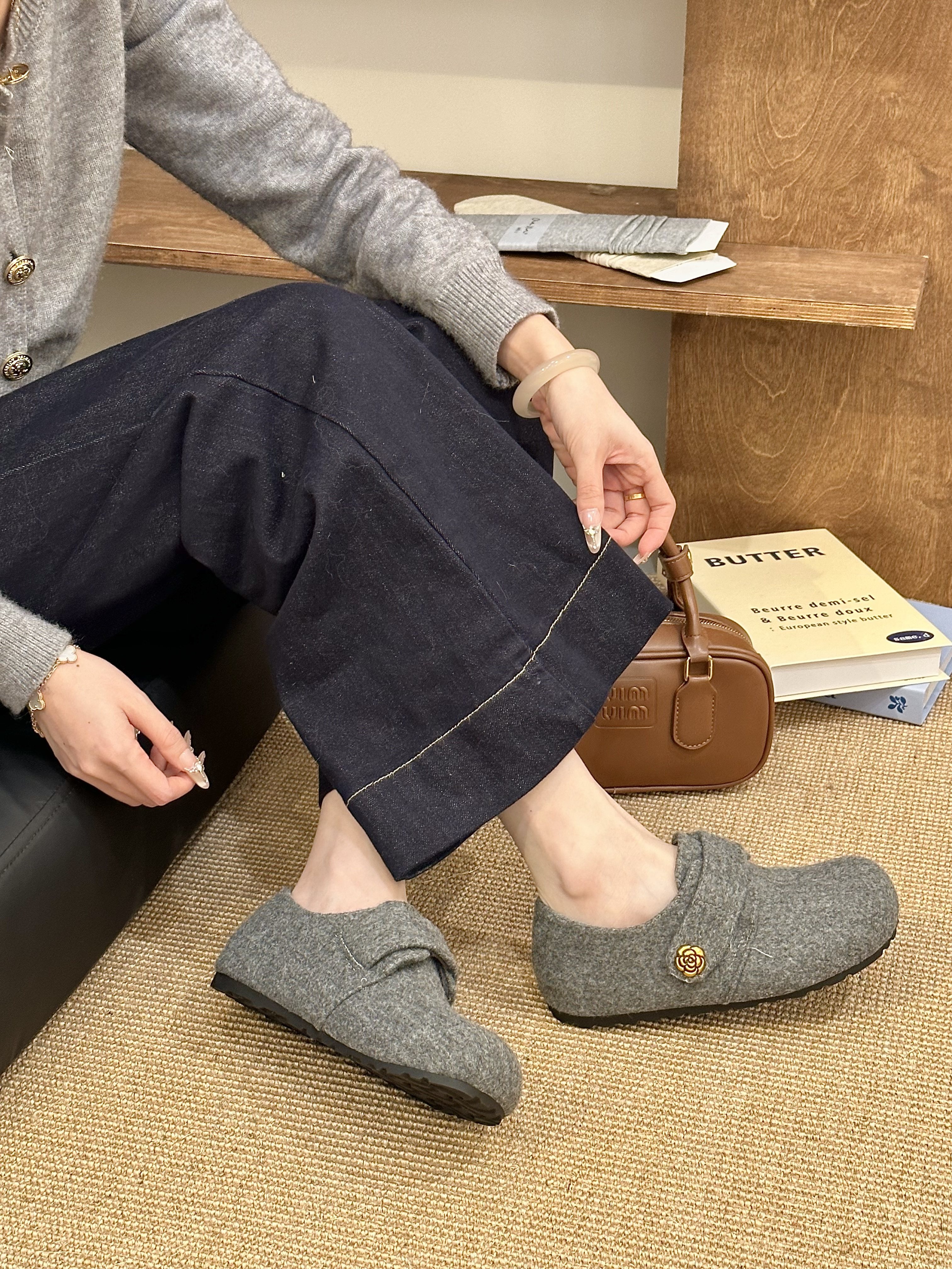 titing韩女穿搭感！呢子圆头山茶花扣包头勃肯鞋女秋加绒厚底单鞋,淘宝优惠券,粉丝福利购,淘宝优惠卷