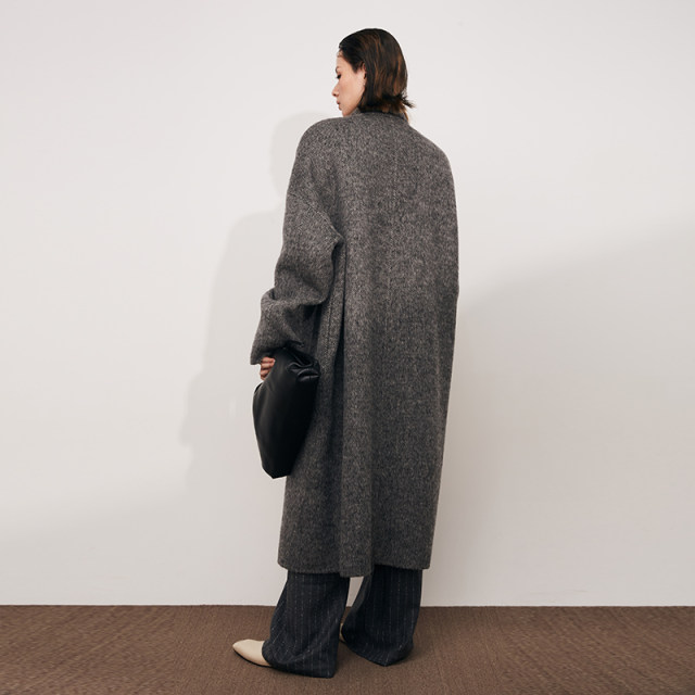 MPAM’s new long Korean-style high-end cashmere coat