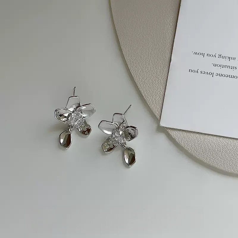 Dopamine Vault」花诉.不规则花朵耳钉日常百搭简约ins风小众耳夹,淘宝优惠券,粉丝福利购,淘宝优惠卷