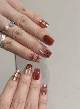 NailArt焦糖豹纹穿戴甲高级显白短方ins纯欲风氛围感学生美甲贴片