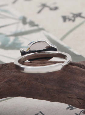 仿蜜蜡小鱼戒指女简约高级感珐琅食指戒复古做旧黄钻锦鲤开口指环