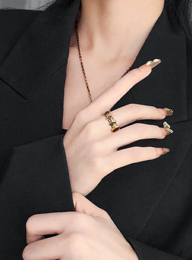 原创潮牌戒指百搭男女款古金盔甲纹戒指电黑做旧复古开口指环