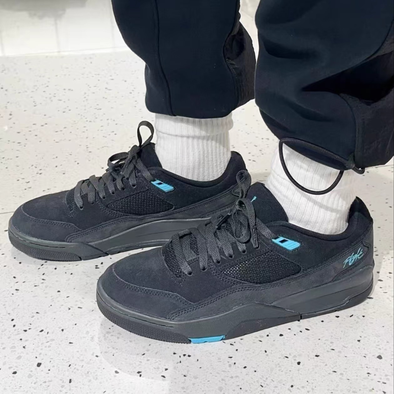 Nike/耐克 Jordan FLIGHT COURT 复古篮球鞋男款米黑色IH7321-131 - 图2