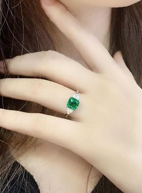 18K金镶嵌培育祖母绿宝石戒指