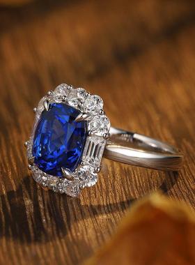 18K金镶嵌育蓝宝石戒指