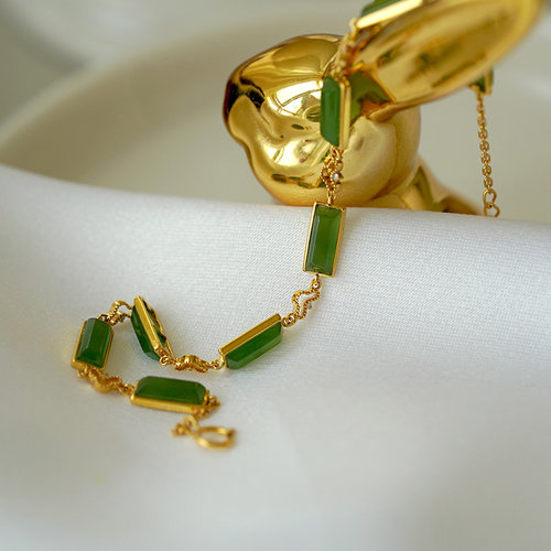 缘物珠宝 碧玉手链女设计款方款手链和田玉18K金镶玉手链手镯手串 - 图1