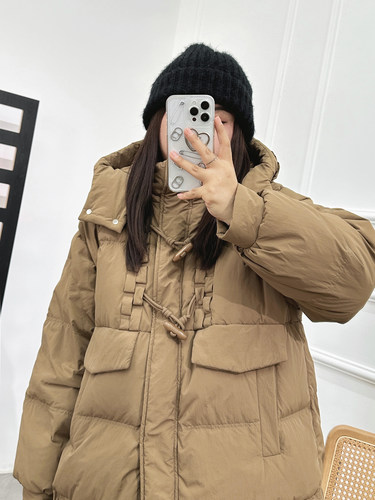 冬季新款大码中长款保暖羽绒服女百搭胖MM白鸭绒休闲显瘦连帽外套 - 图0