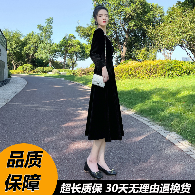 法式赫本风长袖连衣裙女秋季2023新款收腰显瘦气质金丝绒黑色长裙-图2