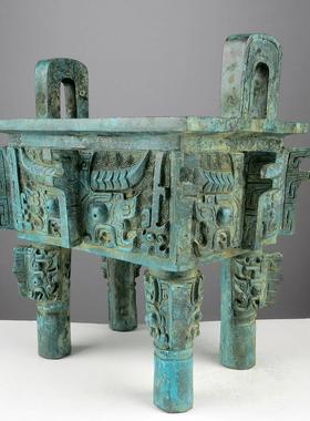 青铜器仿古兽面纹鼎摆件