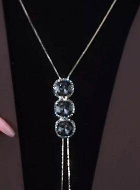 秋冬复古轻奢高级感吊坠毛衣链女2024新款精致时尚长款项链潮配饰