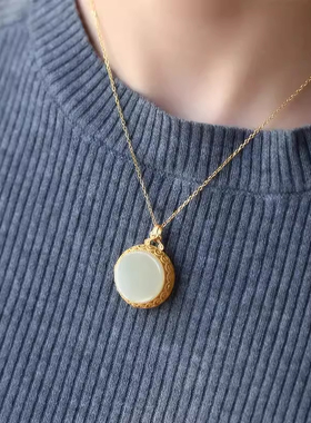 新中式纯银镶嵌和田玉吊坠可打开镂空复古香囊嘎乌盒项链女