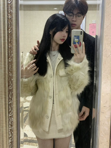 Короткая зимняя легкая куртка, в стиле Шанель