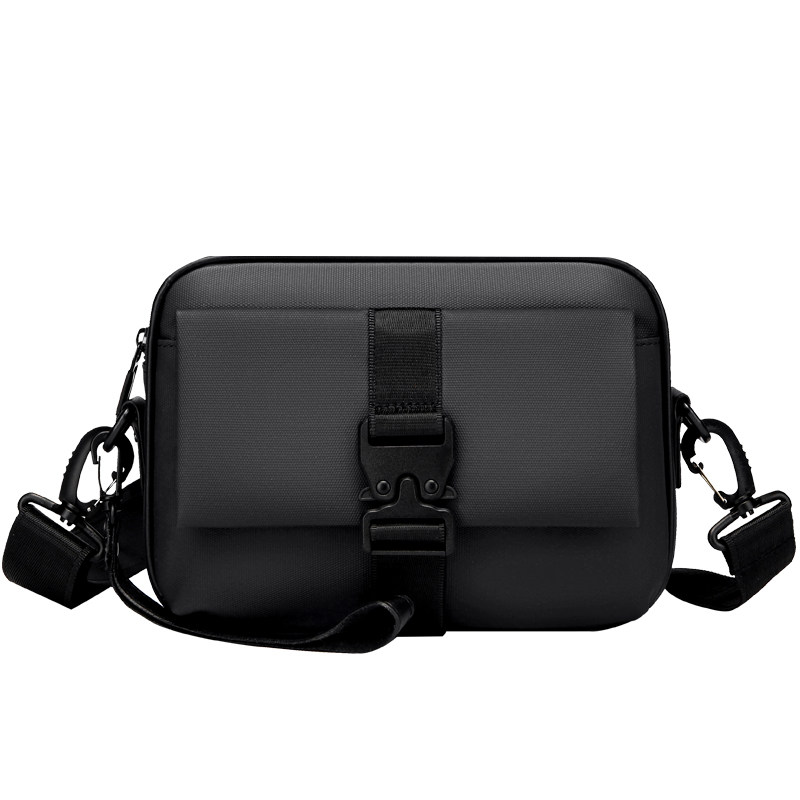 质感男士单肩斜挎包休闲时尚潮流大容量横款方形插扣锁小方包包邮,淘宝优惠券,粉丝福利购,淘宝优惠卷