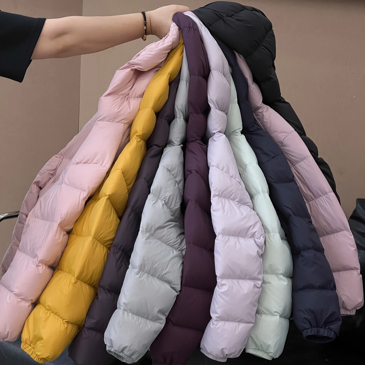 韩国童装羽绒服2025新款中大童90白鸭绒保暖连帽短款时尚外套潮冬