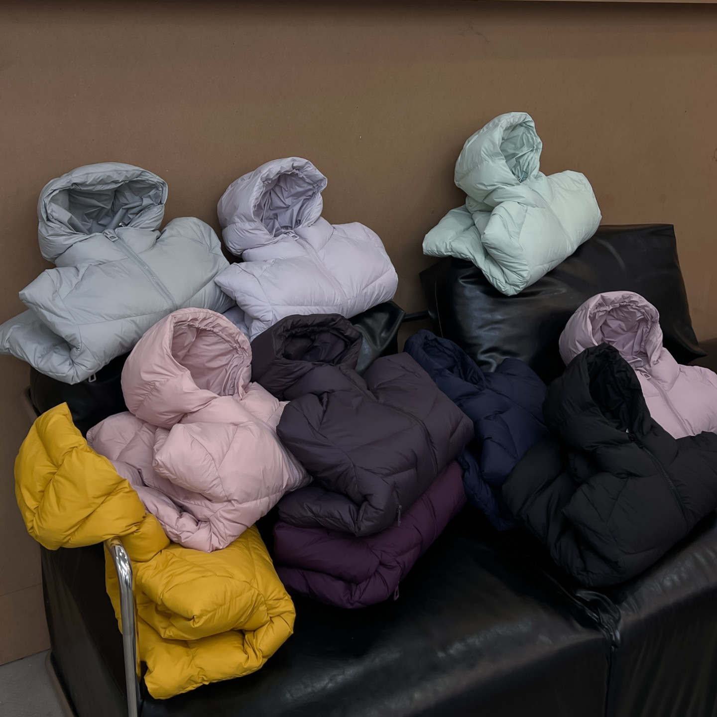 韩国童装羽绒服2025新款中大童90白鸭绒保暖连帽短款时尚外套潮冬