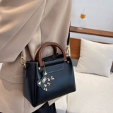 Летняя портативная небольшая небольшая сумка, универсальная брендовая сумка через плечо, изысканный стиль, коллекция 2022